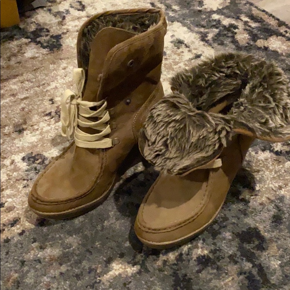 Wedge boots